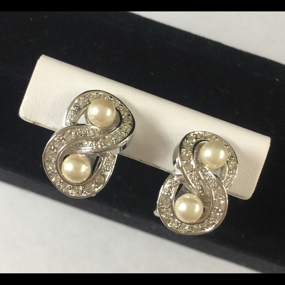 Christian Dior Pearl / Crystal Clip On Earrings - Picture 3 of 5